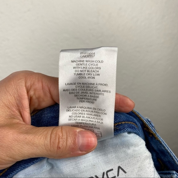 RVCA Boyfriend Distressed Denim Shorts size 30 - Picture 9 of 14